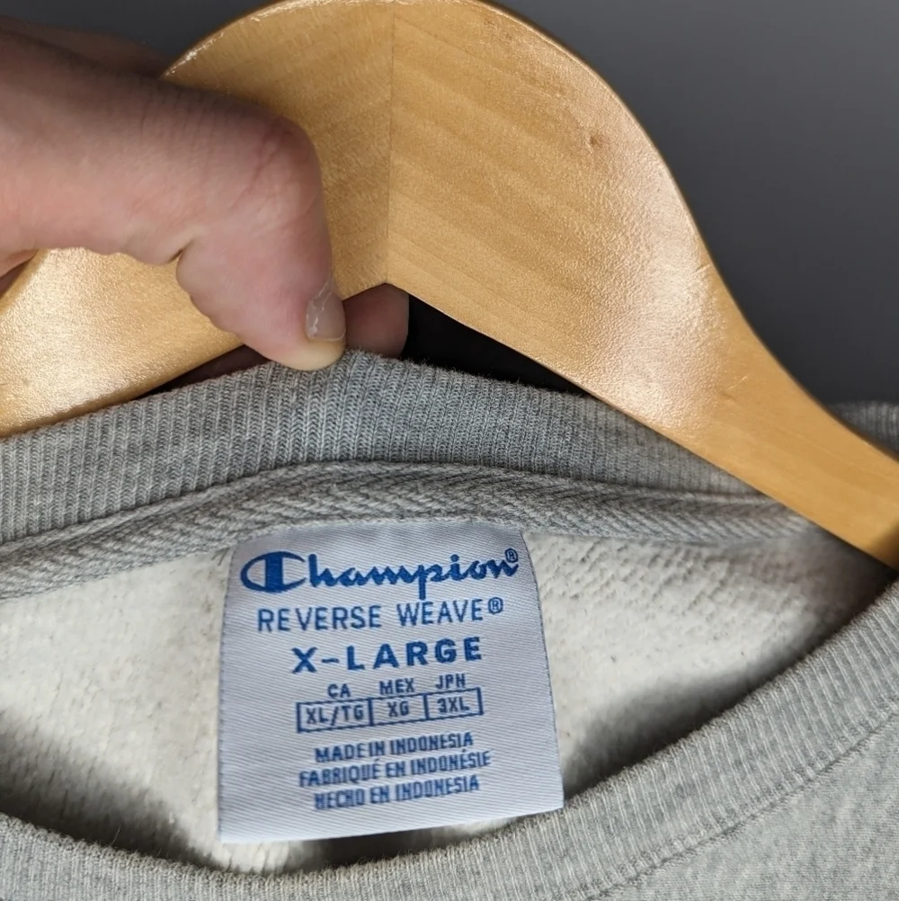 Champion cropped Crewneck gray Woman's XL